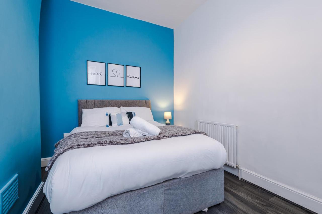 Holiday home Spacious House Near Centre -sleeps 8 - Parking Liverpool