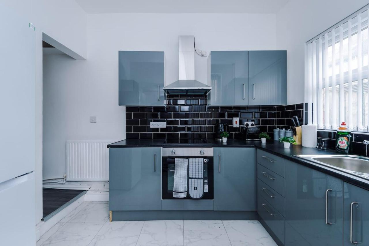 Spacious House Near Centre -sleeps 8 - Parking Holiday home Liverpool