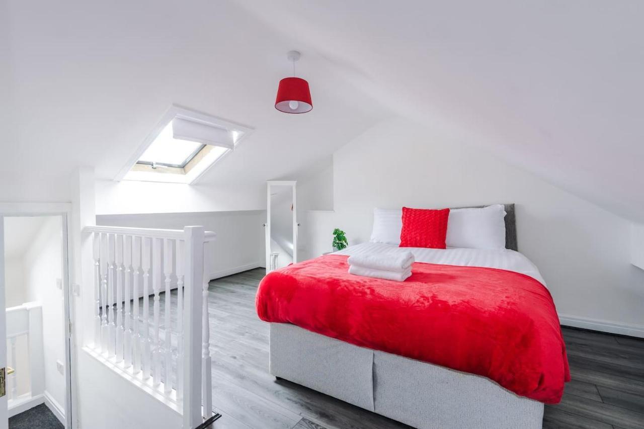 Spacious House Near Centre -sleeps 8 - Parking Liverpool